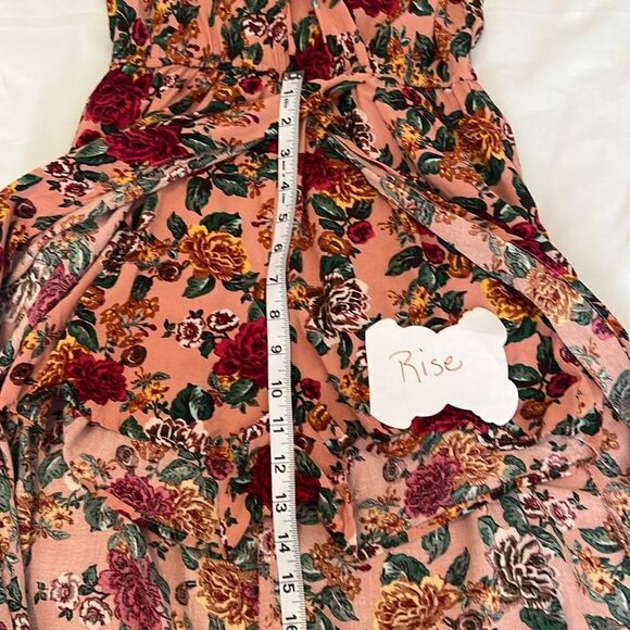 Ambiance szS flowered faux wrap bodice skirted elastic waist shorts romper EUC - Picture 9 of 11